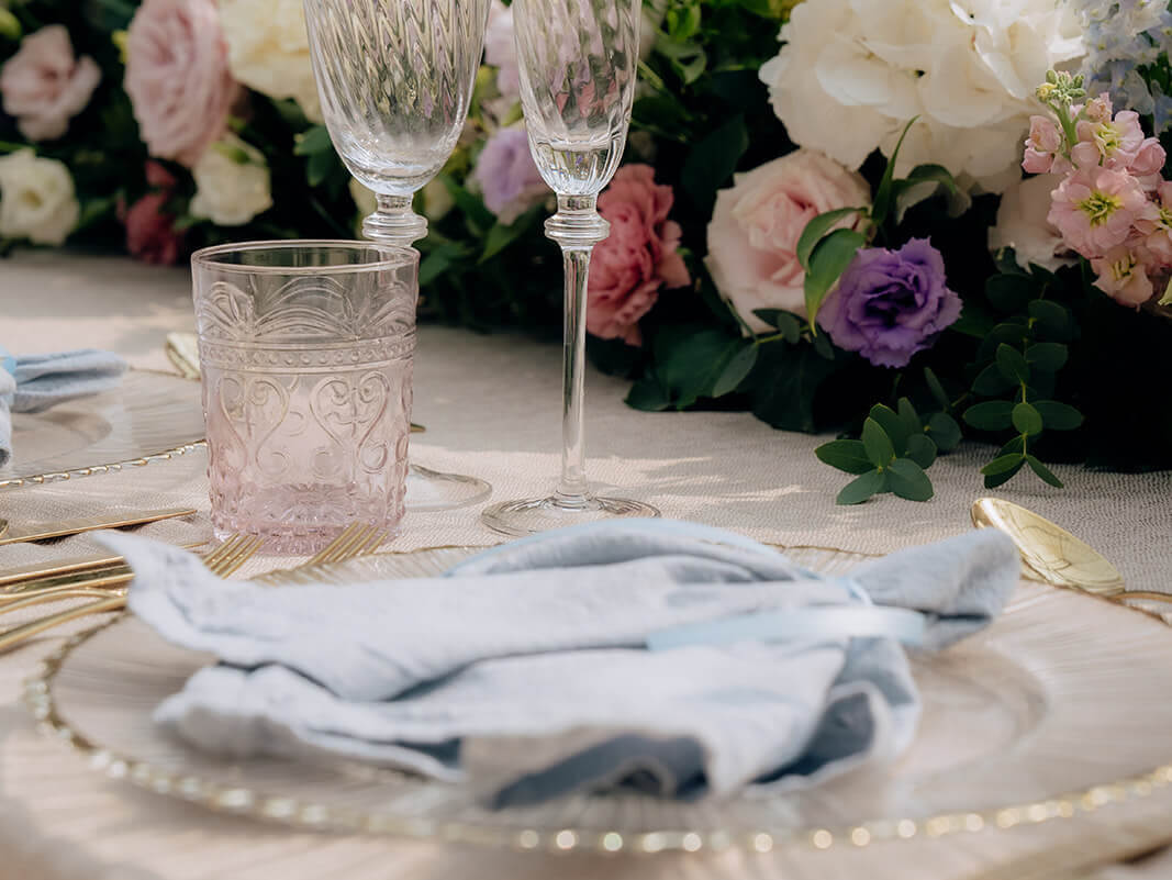 tableware details in pink light blue